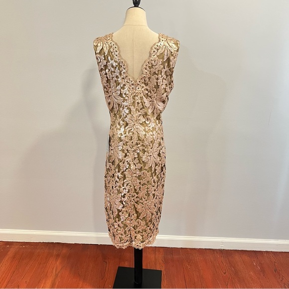 Tadashi Shoji Gold Embellished Sequin V Neck Cocktail MIDI Dress - Reemoly - Picture 8 of 14